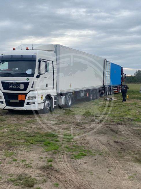 Cargo transshipment can also take place in field conditions.